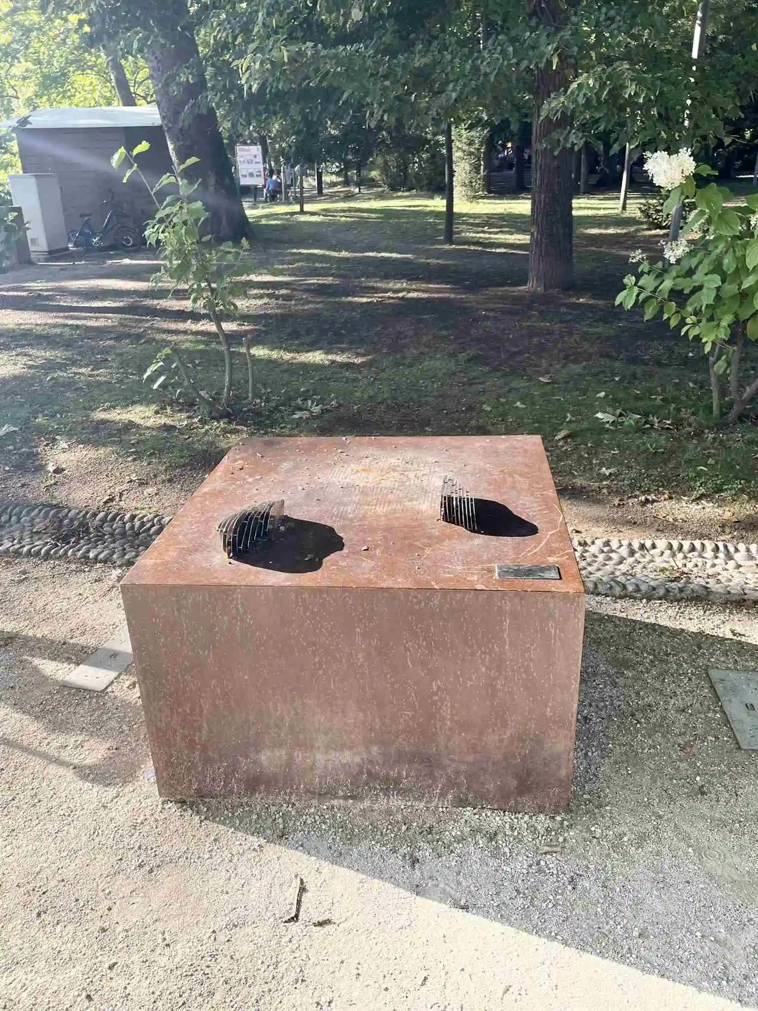 瑞士卢加诺市中本聪雕像被盗,Tether与市政府联合项目耗时两年完成 瑞士卢加诺市中本聪雕像被盗,Tether与市政府联合项目耗时两年完成